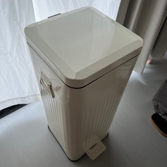 レトロ オシャレ　ペダル式ゴミ箱 30Lの画像