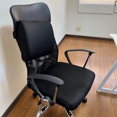コンピューターデスクの画像
