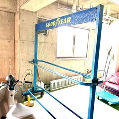 グッドイヤー巨大タイヤラックの画像
