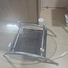 ガラステーブルの画像