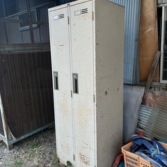 ロッカー　古いです。の画像
