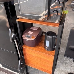 🎉2022年ブラック家電+スマートテレビ 超豪華7点セット  洗濯機・冷蔵庫・レンジ・ケトル・掃除機・炊飯器・TV 🪵【棚おまけ付き / 配達可 / 保証あり】✨この内容でこの価格は超お得！早い者勝ち！ の画像