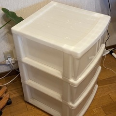 衣装ケースの画像
