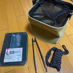 ダイソー　ルアー＋ワーム＋折りたたみバケツ＋魚掴みトングの画像