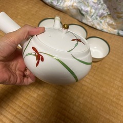 有田焼「香蘭社」の湯呑みと急須セットの画像