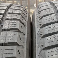 工賃込み　深溝２０２２年製ブリヂストン冬タイヤ２２５／６５Ｒ１７　４本セットの画像