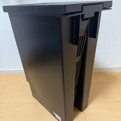 ペダル付き　ゴミ箱　　　の画像