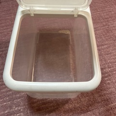 米入れ10キロ　ニトリ購入の画像