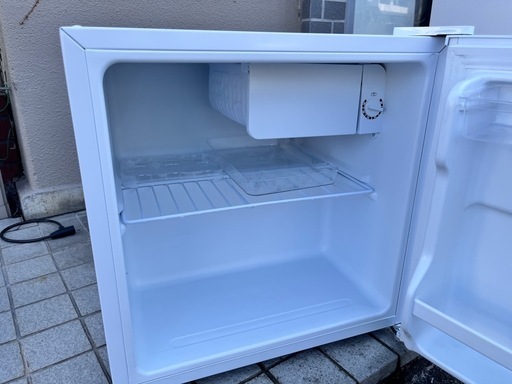 美品⟡.* Comfee ノンフロン冷蔵庫 RCD45WH/E 45L【中古品】 美品⟡.* Comfee ノンフロン冷蔵庫 RCD45WH/E 45L【中古品