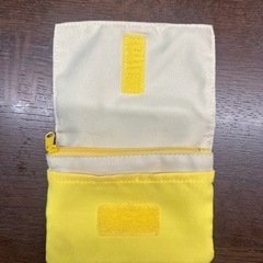 ピカチュウの携帯ポケットの画像