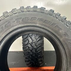 BF Goodrich Mud-Terrain T/A KM LT215/75R15 15インチ スパイクタイヤ 2本 バリ溝 ホワイトレター マカロニピン 希少 ハイエース(STM002)の画像