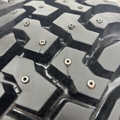 BF Goodrich Mud-Terrain T/A KM LT215/75R15 15インチ スパイクタイヤ 2本 バリ溝 ホワイトレター マカロニピン 希少 ハイエース(STM002)の画像