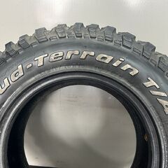 BF Goodrich Mud-Terrain T/A KM LT215/75R15 15インチ スパイクタイヤ 1本 バリ溝 ホワイトレター マカロニピン 希少 ハイエース(STL002)の画像