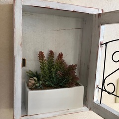 ♪シャビーな壁掛けシェルフの画像