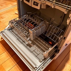 Panasonic 食器洗い乾燥機 ホワイト NP-TR7-Wの画像