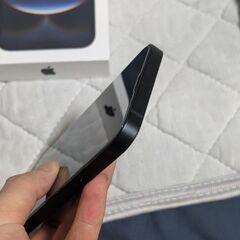 未使用に近いIPHONE 16e 128GB バッテリー容量100%の画像