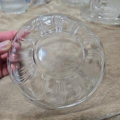 昭和レトロ　ガラス製のカップ皿付きの画像