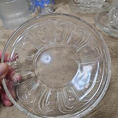 昭和レトロ　ガラス製のカップ皿付きの画像