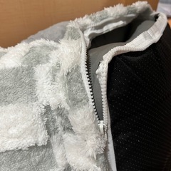 KSIIA 犬 ベッド 洗える 防水 ペットベッド ソファー 犬用ベッド 通気性いい 犬のベッド ふわふわ 犬 クッション 枕付き 取り外せるカバー 滑り止め 小型犬 中型犬 猫 オールシーズン 66×37×33cm グレーの画像