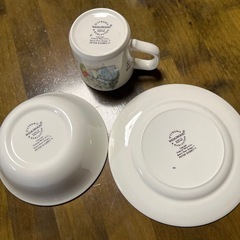 ピーターラビット食器セットの画像