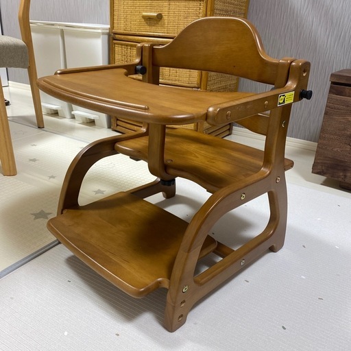 すくすくローチェア