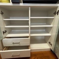 食器棚
の画像
