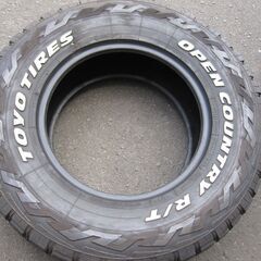 夏タイヤ LT285/70R17 116/113Q 6PR トーヨー OPEN COUNTRYの画像