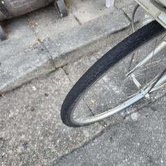 『ＳＡＬＥ　３０％』　電動自転車　パナソニック　２６インチ　バッテリー　充電器　付き　シルバー　配達可能の画像