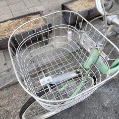 『ＳＡＬＥ　３０％』　ママチャリ　２４インチ　ライト　カゴ　付き　緑　配達可能の画像
