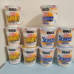 カップラーメンBIGやぶっこみ飯などの画像