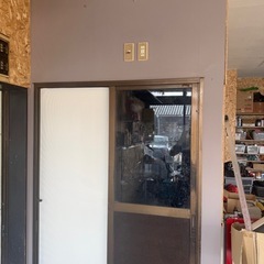 【壁紙の汚れ・黄ばみが蘇る！】クロスメイク施工します／張替えの半額以下でOK！の画像