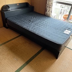 今日引取無料‼️昭和レトロ✨藤家具1点+ダブルベッド、マットレスセットの画像