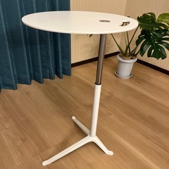 Fritz Hansen リトルフレンド　サイドテーブルの画像
