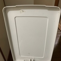 ゴミ箱の画像