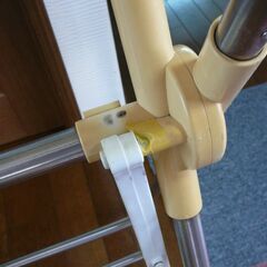 〈取引終了〉18. 【中古】物干しスタンド 長さ延長可能 割れあり 折り畳み可能 省スペースの画像