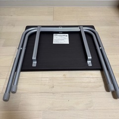 折りたたみ机の画像