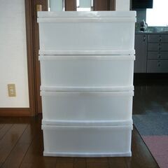 24. 【中古】衣装ケース 4段引き出し 白 プラスチックの画像