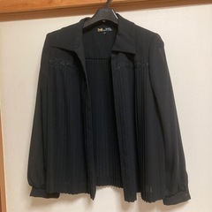 礼服ワンピースとジャケットの画像