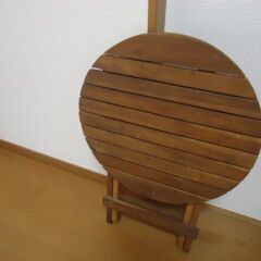 ガーデンテーブル　木製　折り畳み　カフェテーブル　1個　1500円　引っ越しセールの画像
