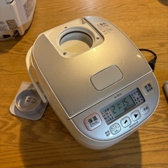 ZOJIRUSHI 炊飯器　NL-BC05 白の画像