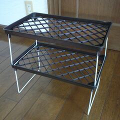33. 【中古】小さな小物置き 2個セット 積み重ね可能 部屋の整理に キッチンの整理にの画像