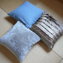 37. 【中古】クッション 4個セット カバー洗濯済みの画像
