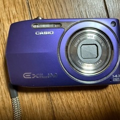 コンパクトデジカメ　CASIO EX-Z2000 パープルの画像