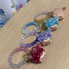 kikiのキーホルダー　夜行ビーズブレス付きの画像