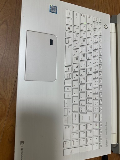 東芝i7 世代8,メモリ8GB,Ssd256 FHD