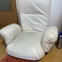 座椅子　白の画像