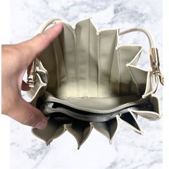 ホワイト プリーツデザイン ショルダーバッグパーティーバッグの画像