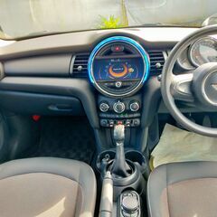 格安！H28年　F55　MINI　ワン　5ドア　車検2年付けてお渡し！Bluetooth、バックカメラ、前後ドラレコ！の画像