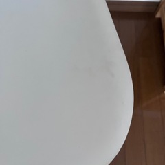 ニトリ　北欧風シンプルシェル型チェア の画像