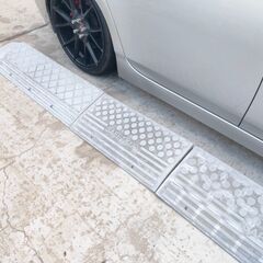 くまねず《姫路》ガレージ段差スロープ☆単独or連結可能６個セット☆長さ3m50cm☆サイドコーナー付きの画像